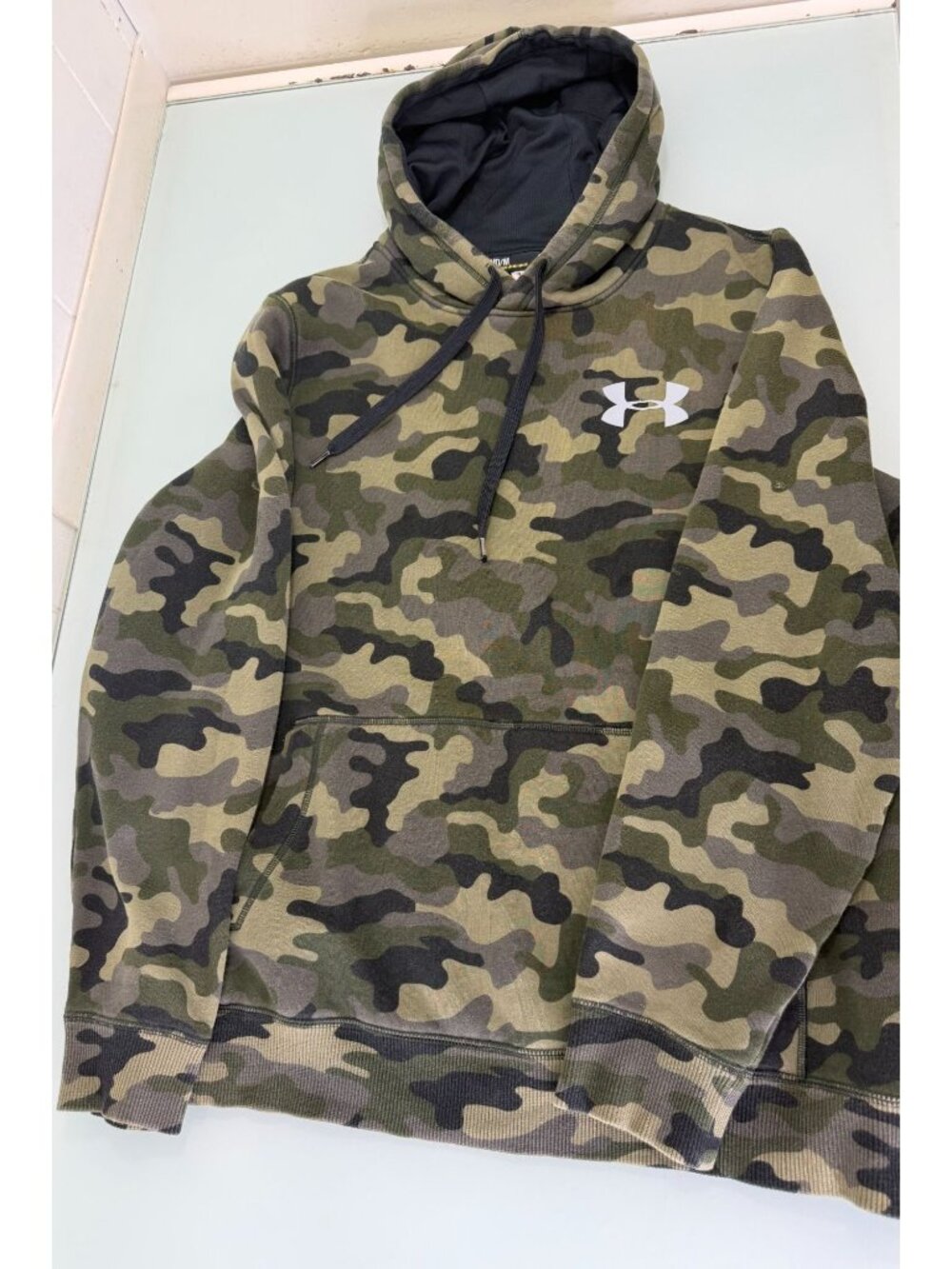 Under Armour Hoodie Sweatshirt Pullover Mens M Fleece Camouflage Military Camo